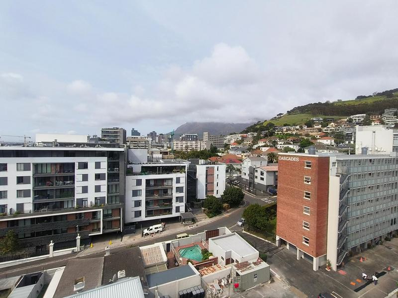 To Let 2 Bedroom Property for Rent in Green Point Upper Western Cape